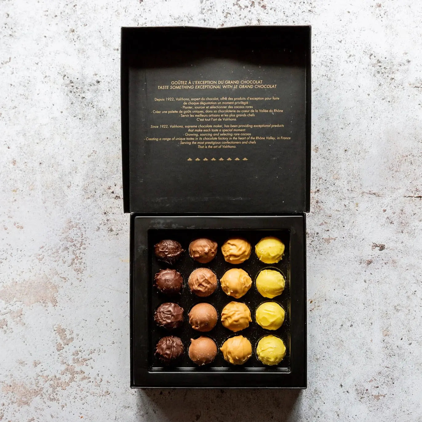 VALRHONA 16 ASSORTED TRUFFLES 210g 